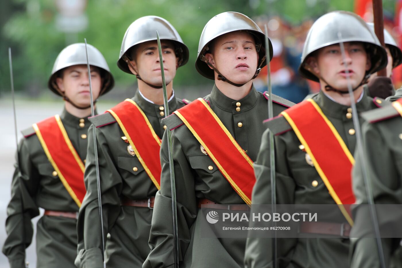 Военный парад в городах России в ознаменование 75-летия Победы