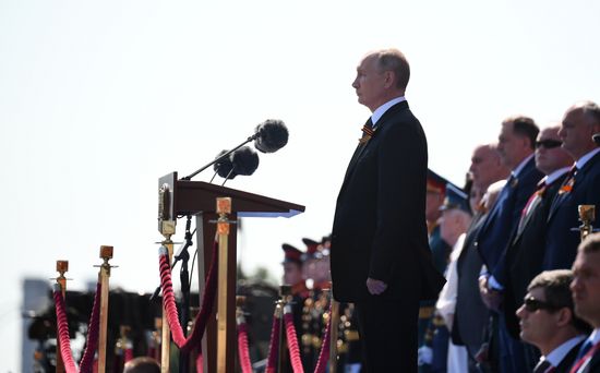 Президент РФ В. Путин принял участие в военном параде в ознаменование 75-летия Победы в Великой Отечественной войне