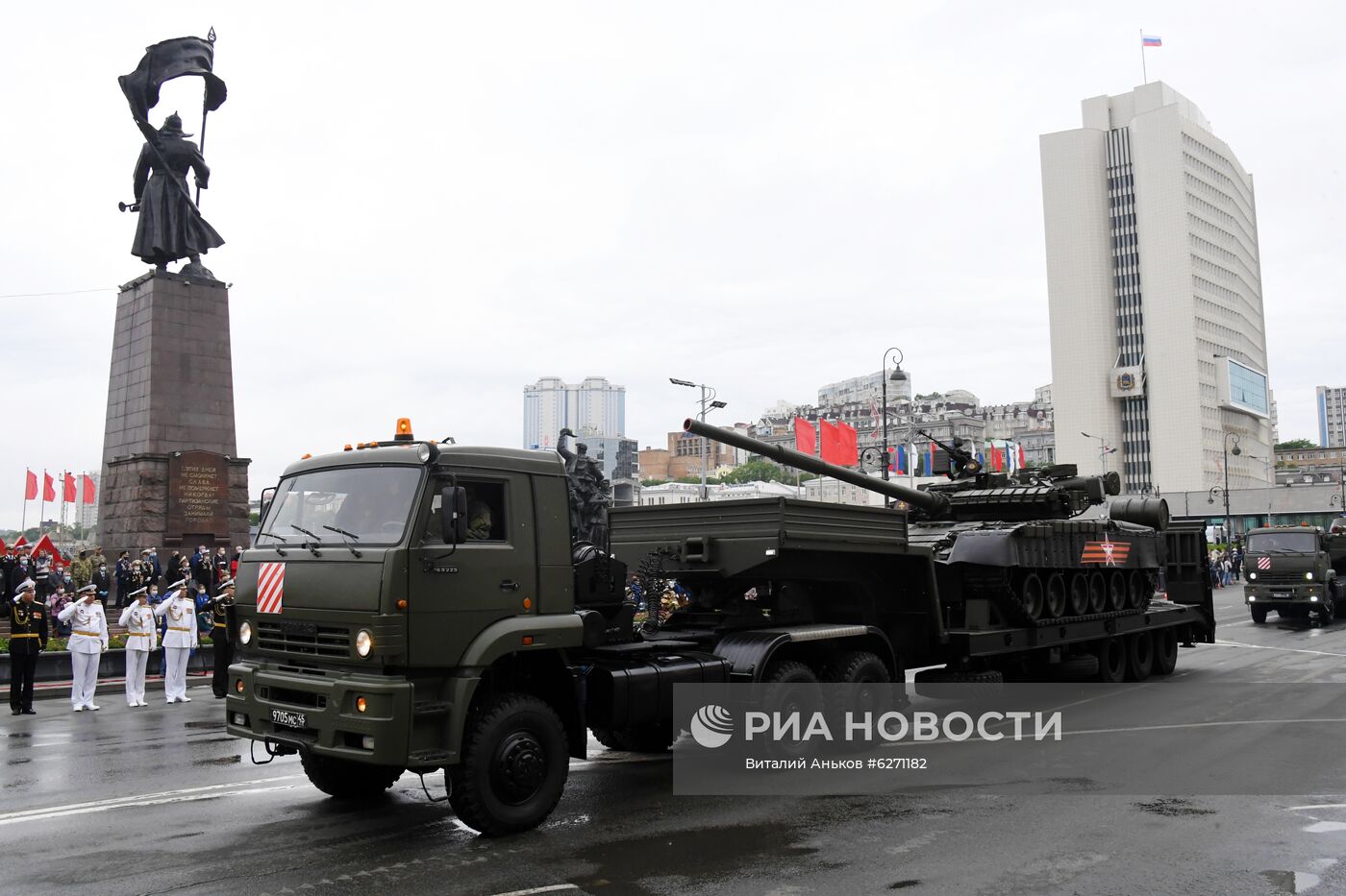 Военный парад в городах России в ознаменование 75-летия Победы