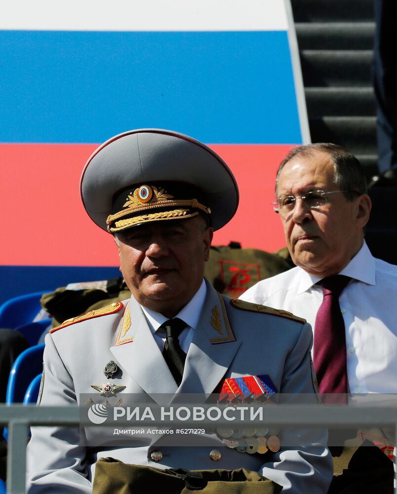 Президент РФ В. Путин принял участие в военном параде в ознаменование 75-летия Победы в Великой Отечественной войне