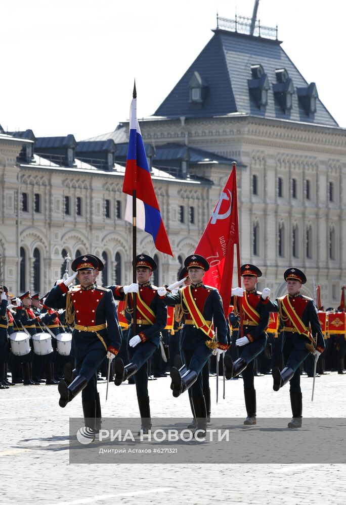 Президент РФ В. Путин принял участие в военном параде в ознаменование 75-летия Победы в Великой Отечественной войне