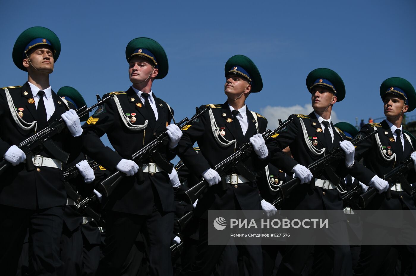 Военный парад в ознаменование 75-летия Победы