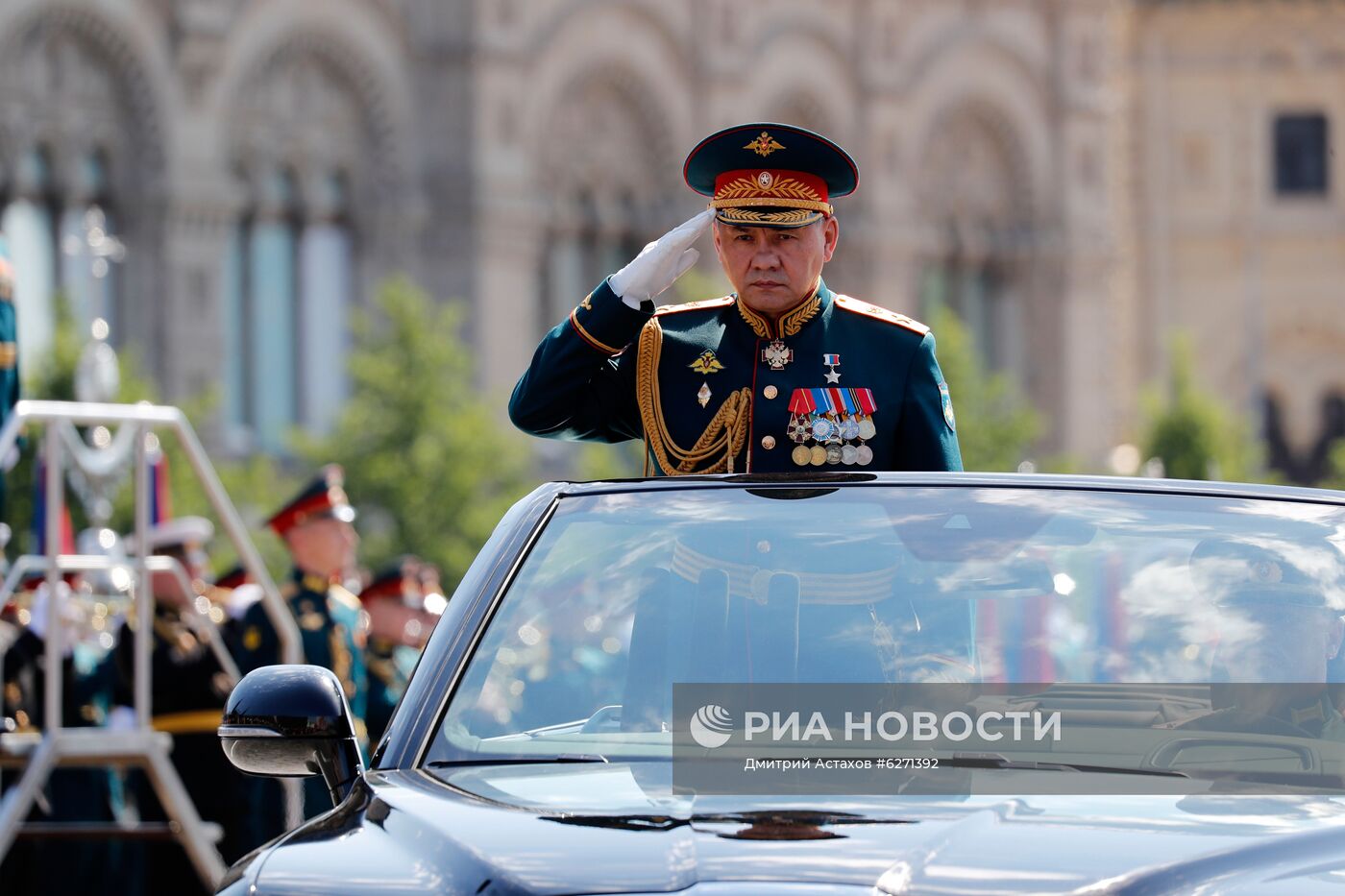 Президент РФ В. Путин принял участие в военном параде в ознаменование 75-летия Победы в Великой Отечественной войне