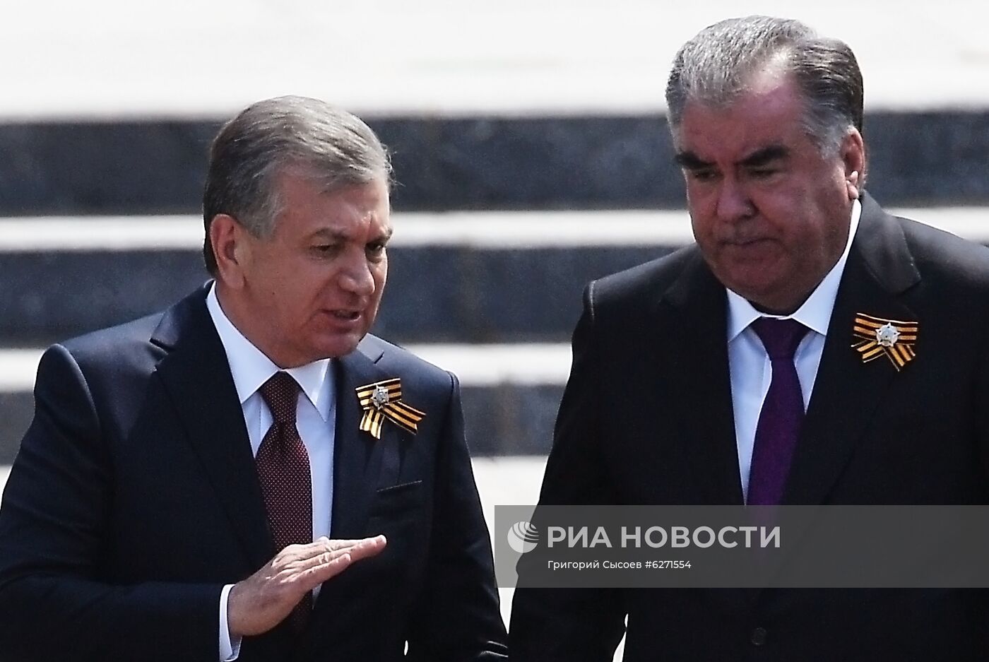 Президент РФ В. Путин на церемонии возложения цветов к Могиле Неизвестного солдата