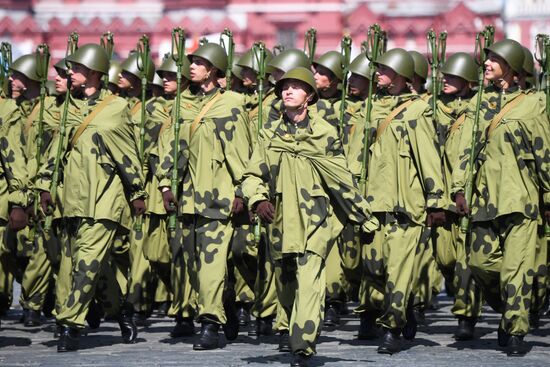 Военный парад в ознаменование 75-летия Победы