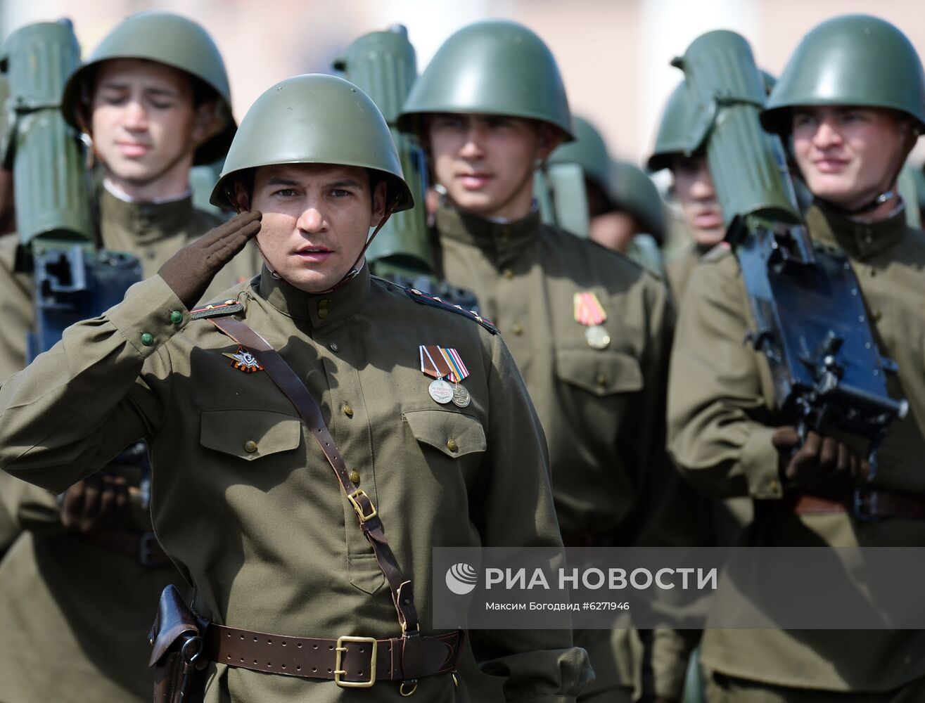 Военный парад в городах России в ознаменование 75-летия Победы