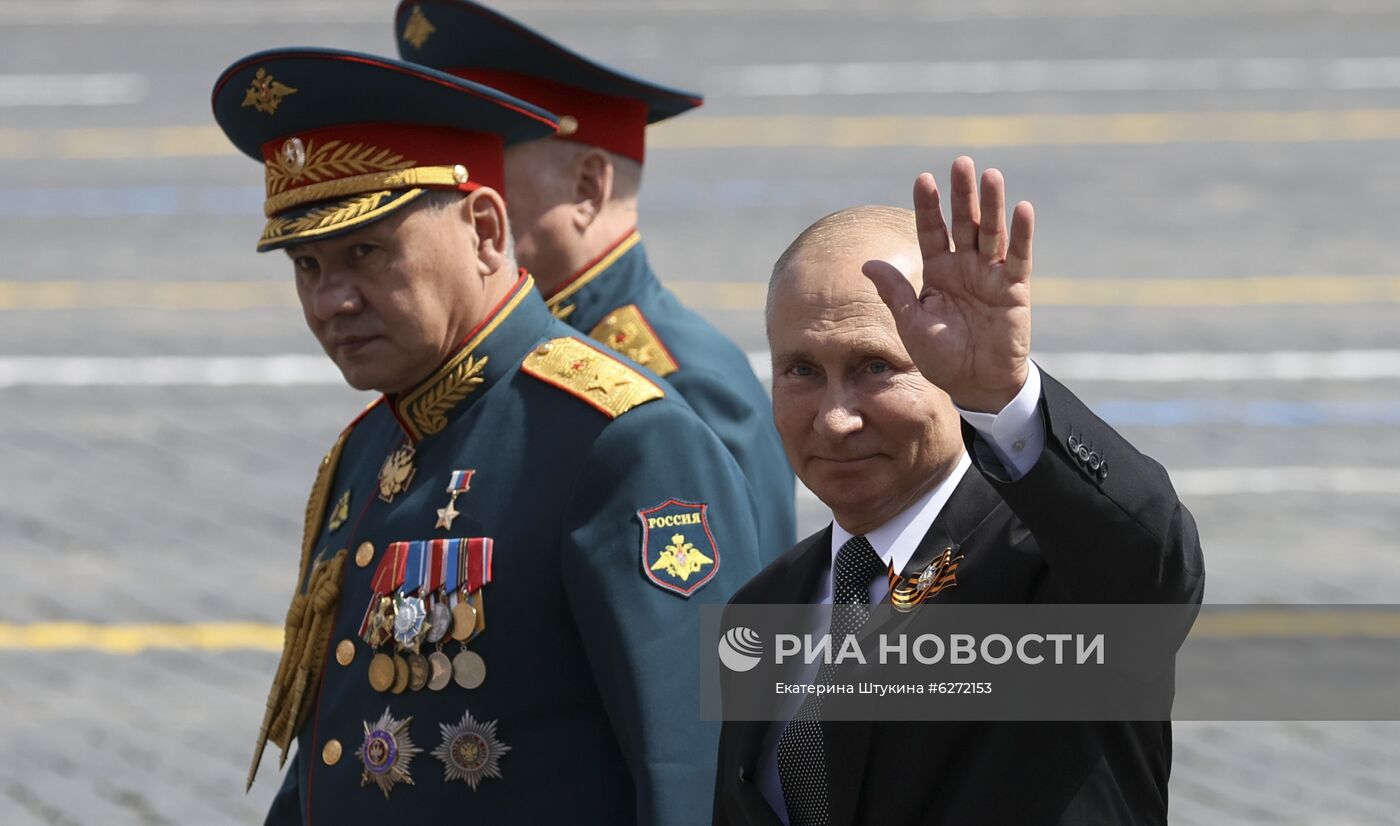 Президент РФ В. Путин принял участие в военном параде в ознаменование 75-летия Победы в Великой Отечественной войне