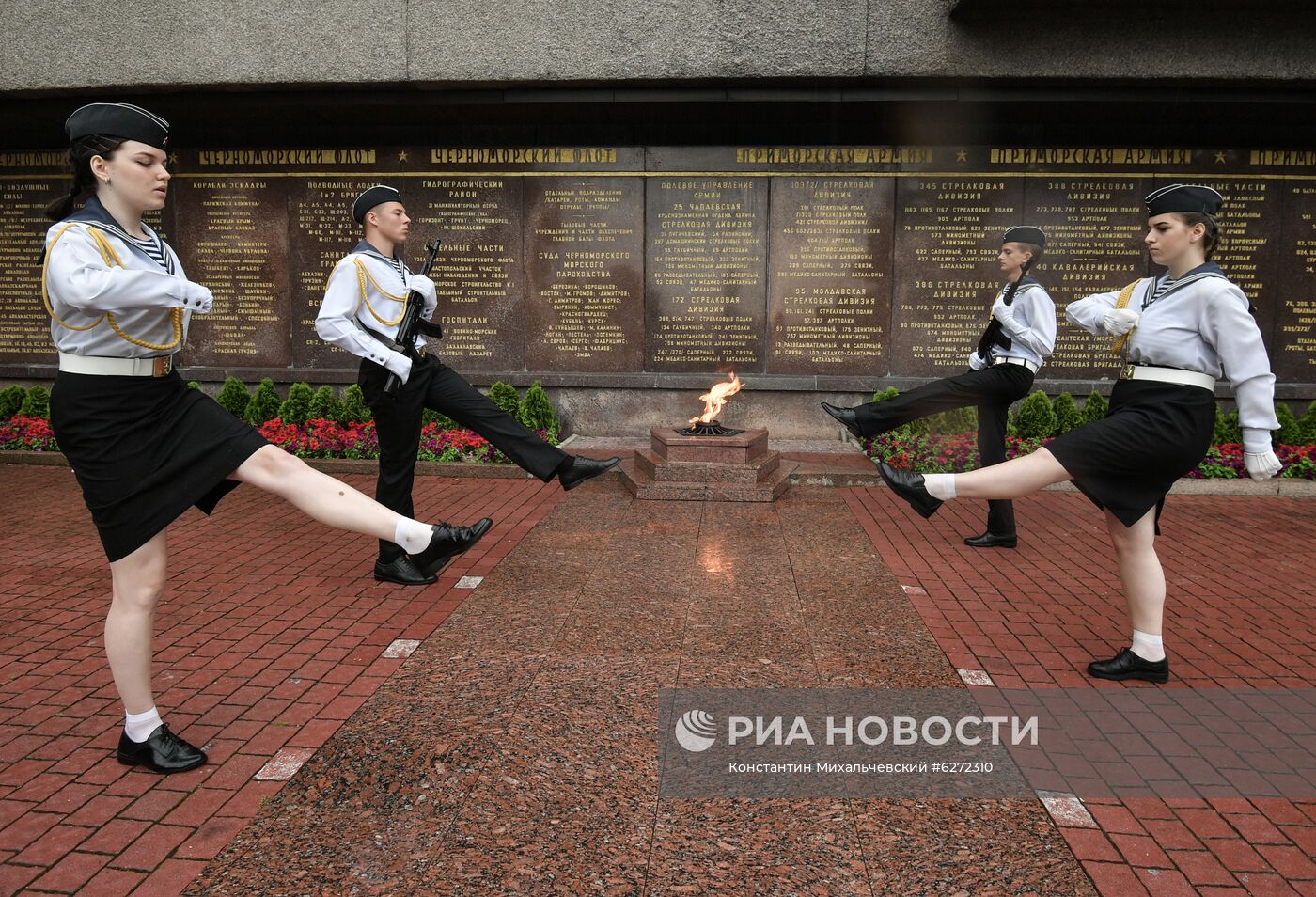 Военный парад в городах России в ознаменование 75-летия Победы