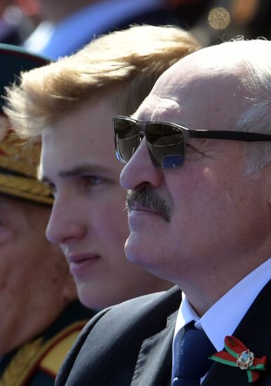 Президент РФ В. Путин принял участие в военном параде в ознаменование 75-летия Победы в Великой Отечественной войне