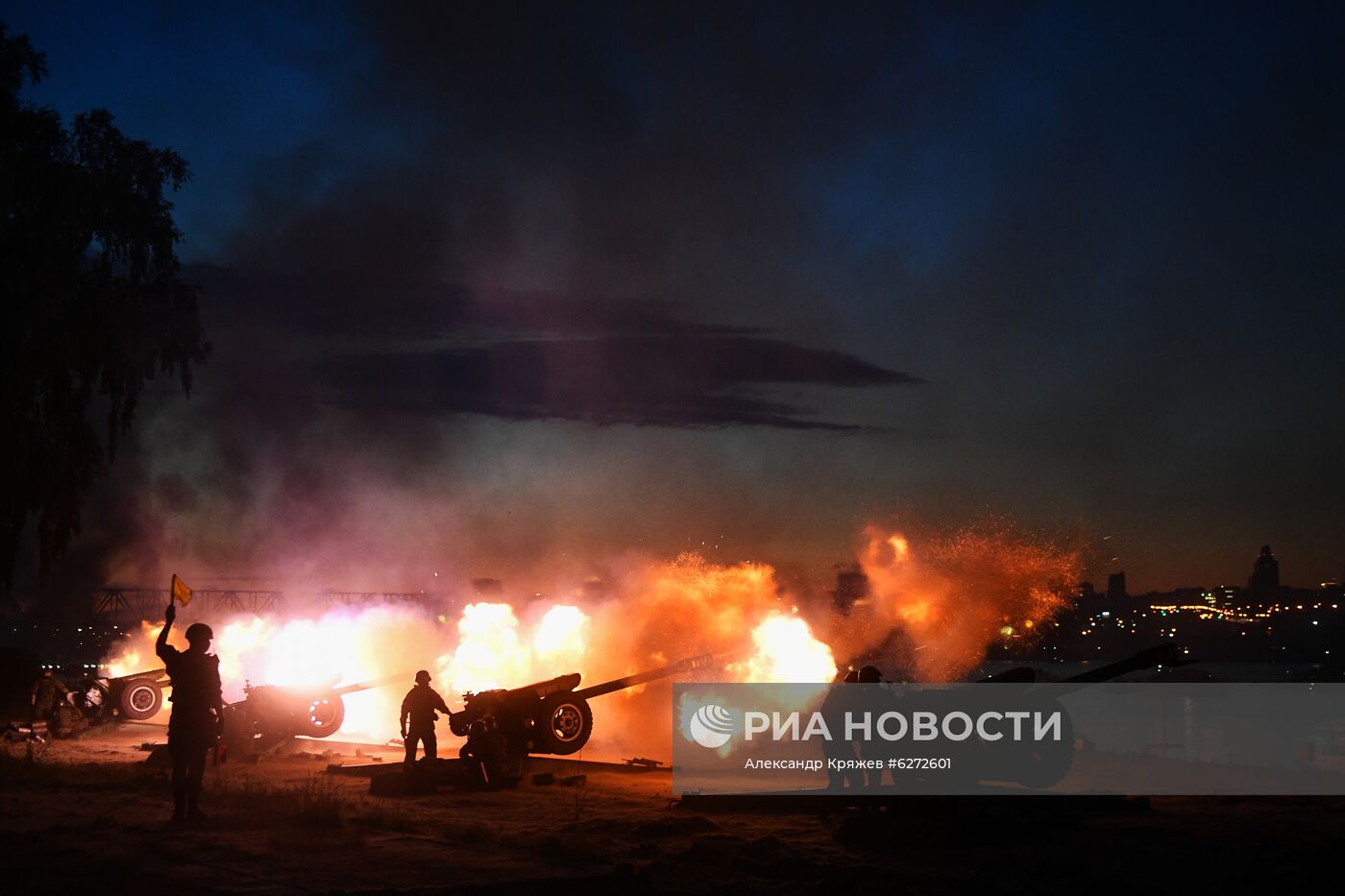 Салют в городах России в ознаменование 75-летия Победы