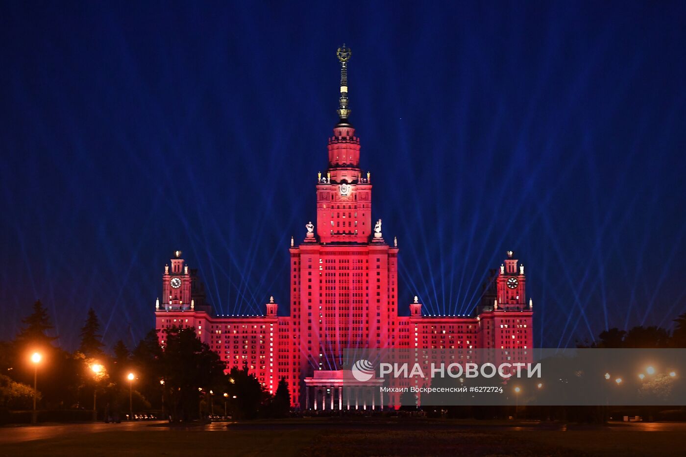 Акция "Лучи Победы" в Москве