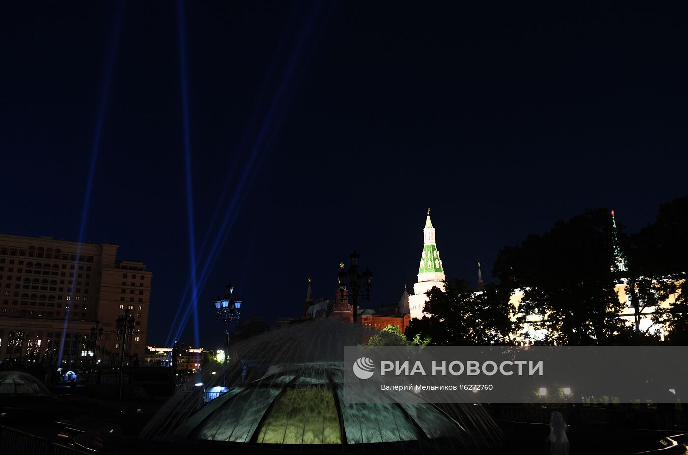 Акция "Лучи Победы" в Москве