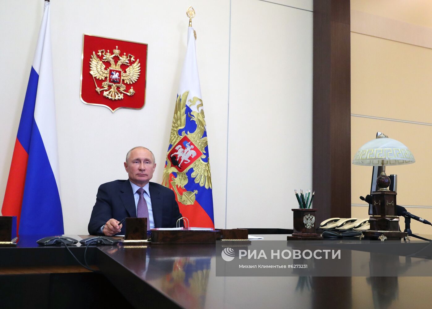 Президент РФ В. Путин встретился с членами Общественной палаты