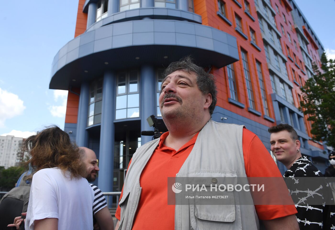 Оглашение приговора режиссеру К. Серебренникову