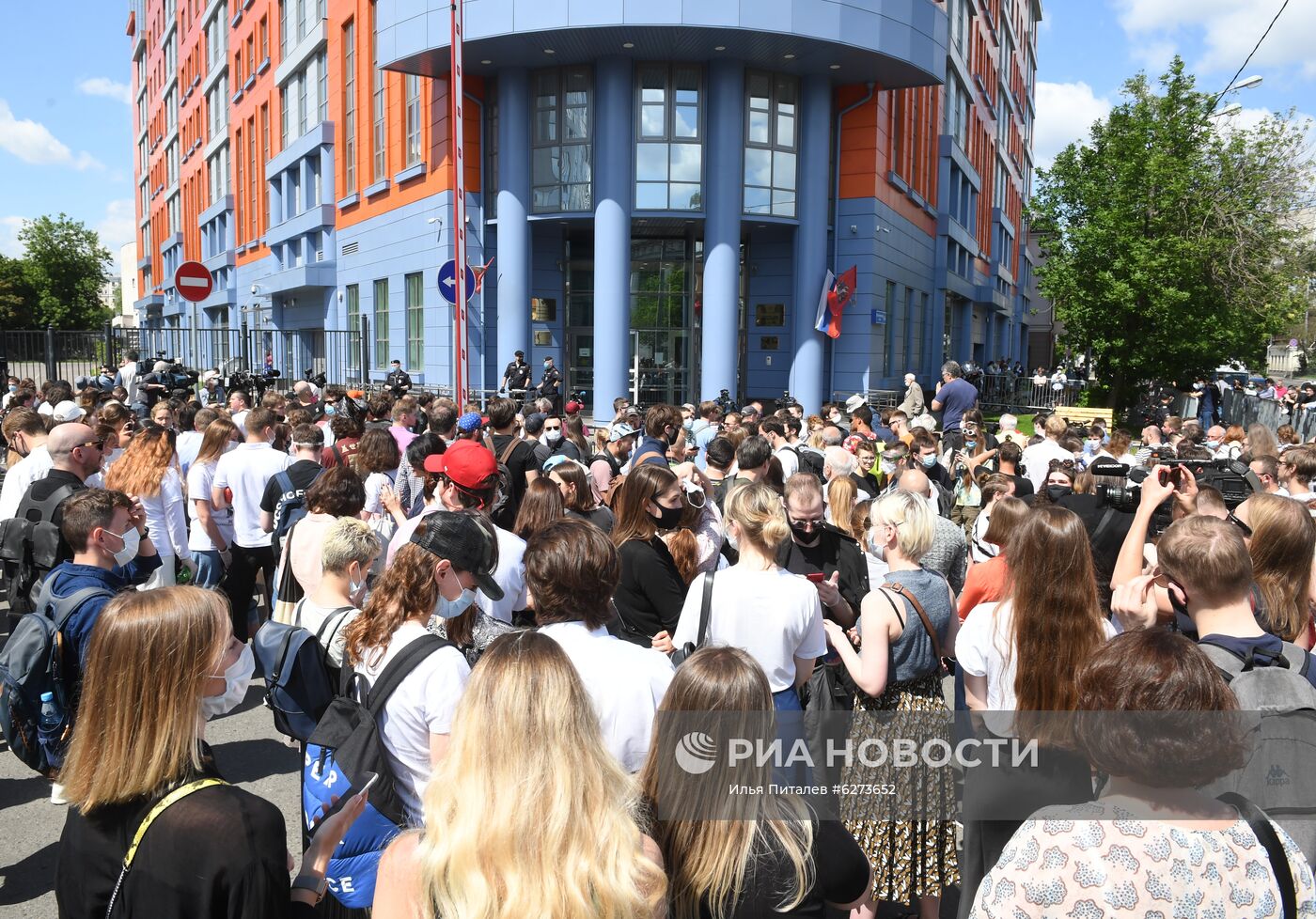 Оглашение приговора режиссеру К. Серебренникову