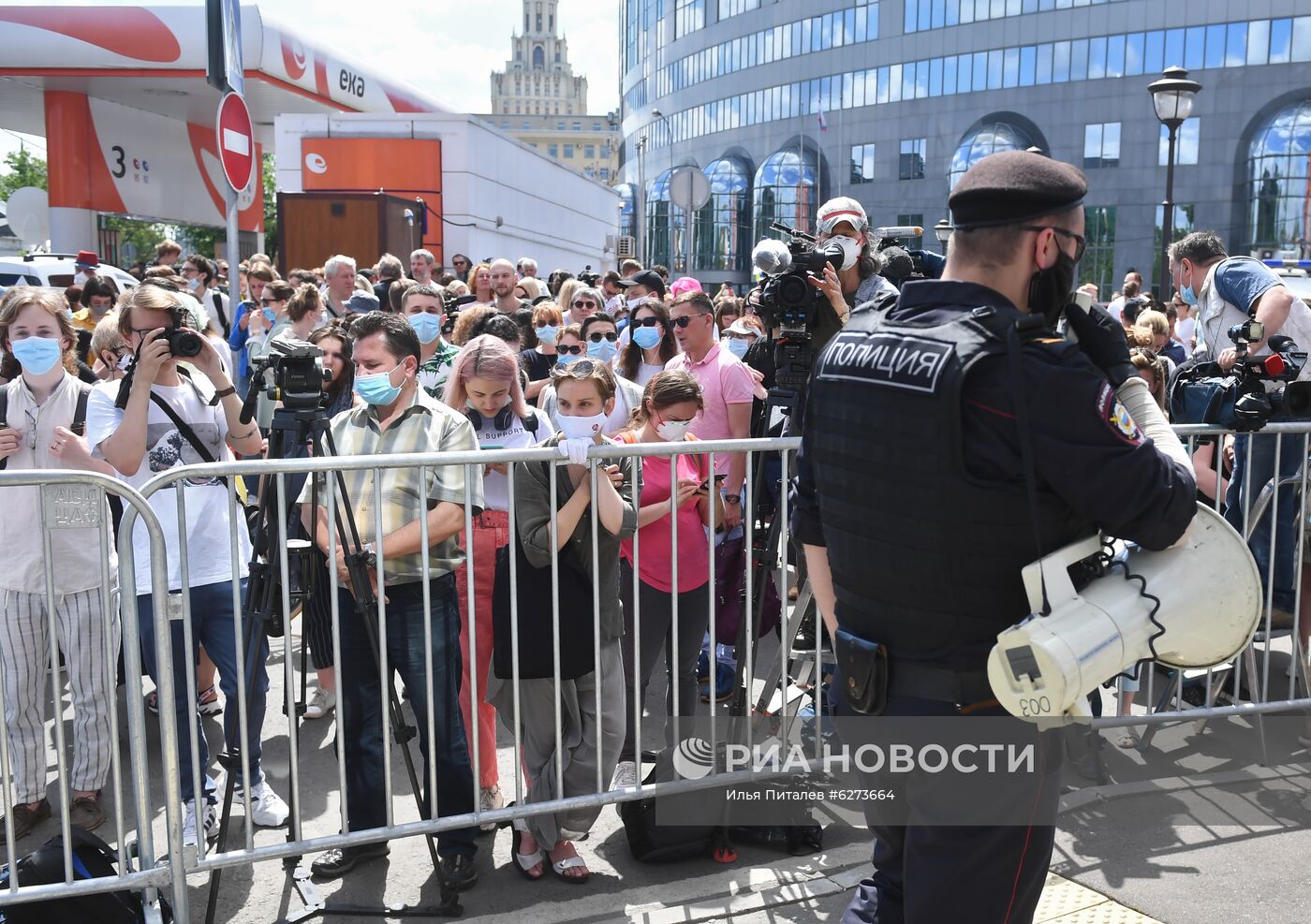 Оглашение приговора режиссеру К. Серебренникову