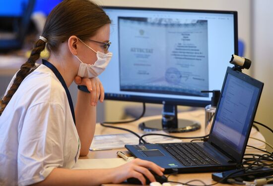 Работа приемной комиссии в московских университетах