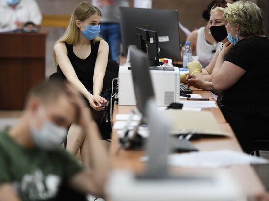 Работа приемной комиссии в московских университетах 