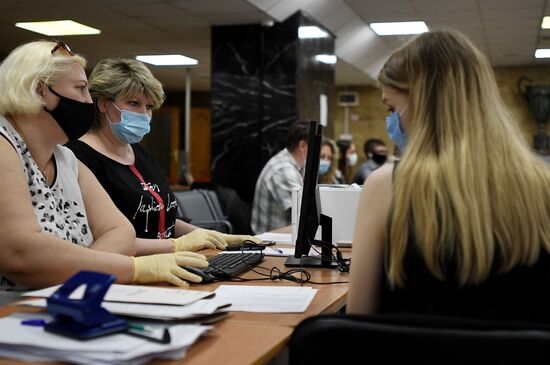 Работа приемной комиссии в московских университетах 