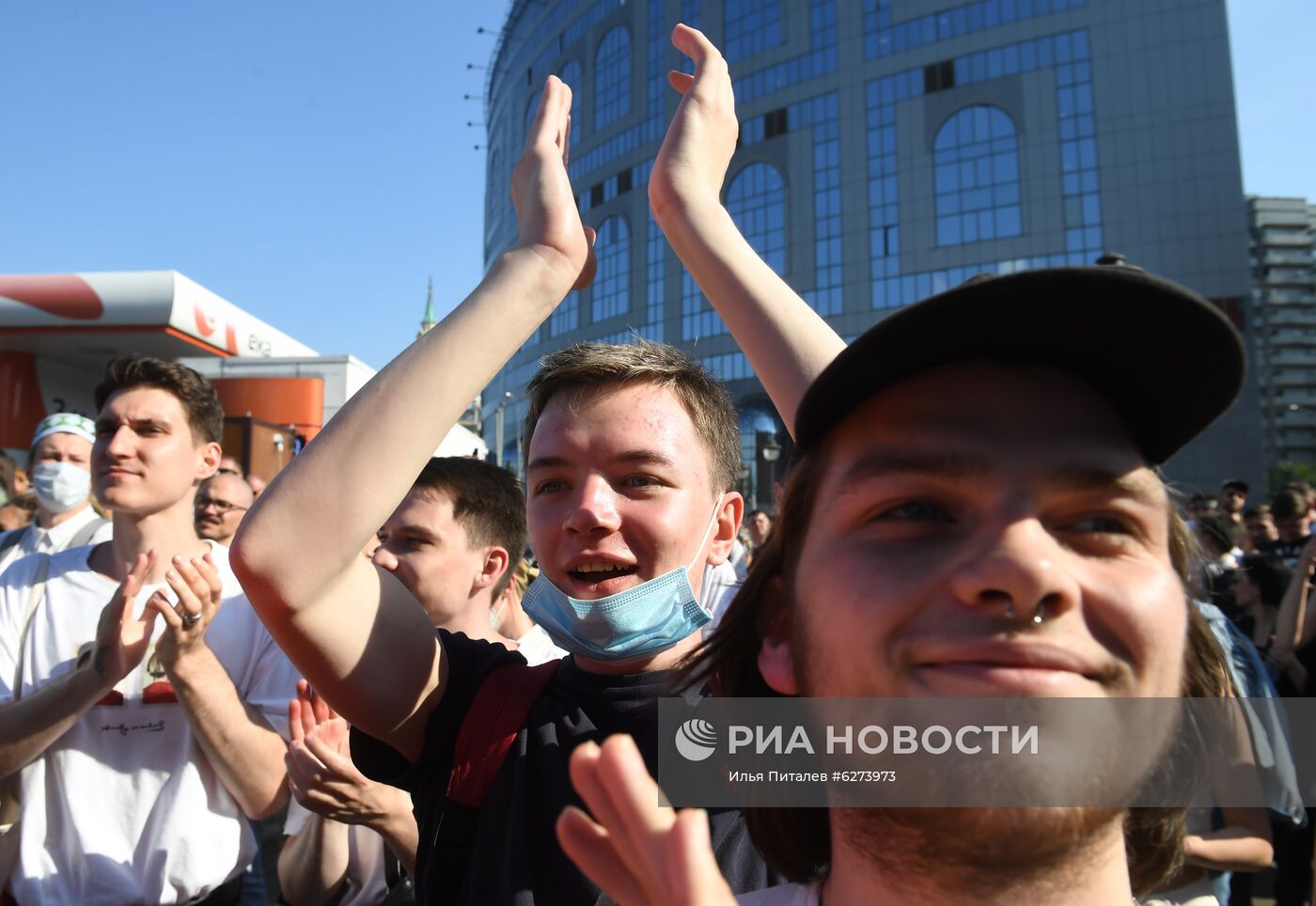 Оглашение приговора режиссеру К. Серебренникову