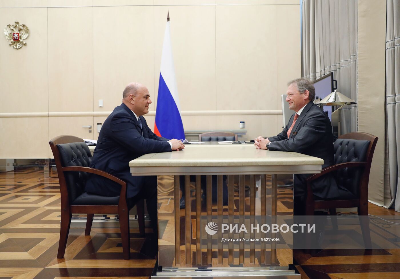 Премьер-министр РФ М. Мишустин встретился с бизнес-омбудсменом Б. Титовым