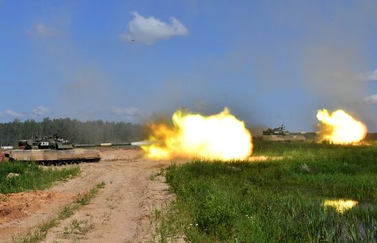 Учения военнослужащих Кантемировской дивизии ЗВО