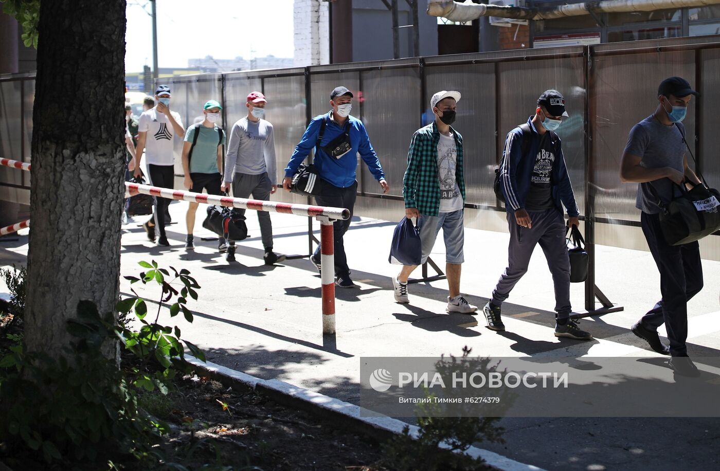 Отправка призывников на службу в Президентский полк