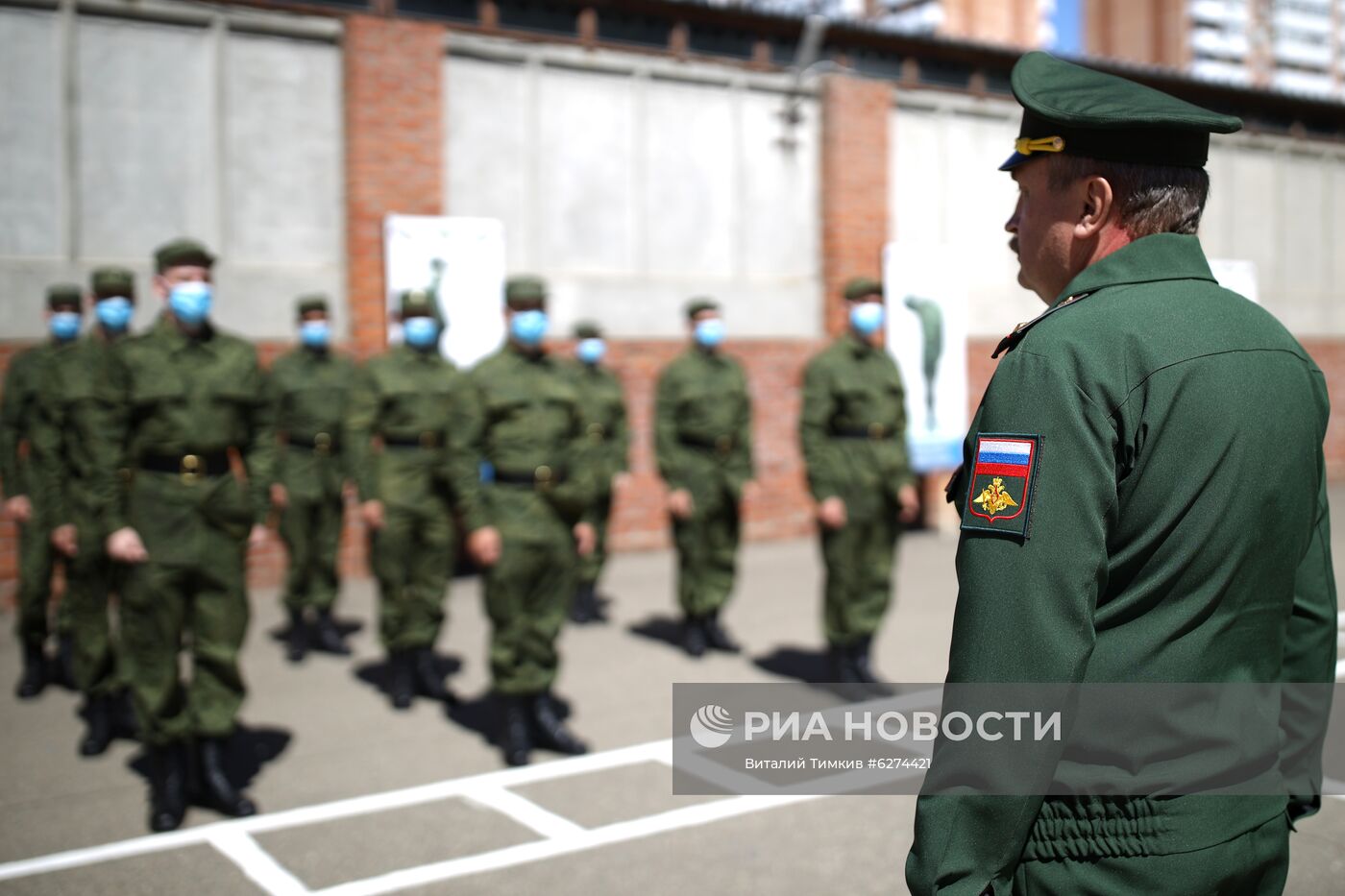 Отправка призывников на службу в Президентский полк