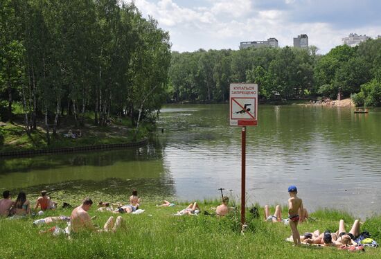 Теплая погода в Москве