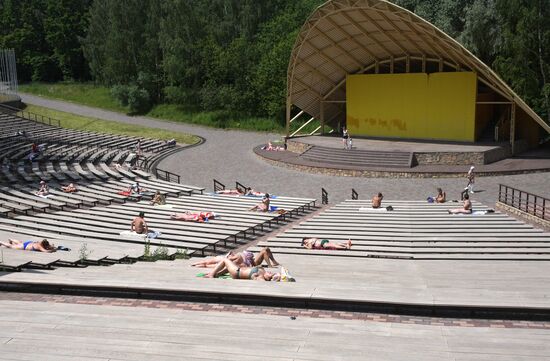 Теплая погода в Москве
