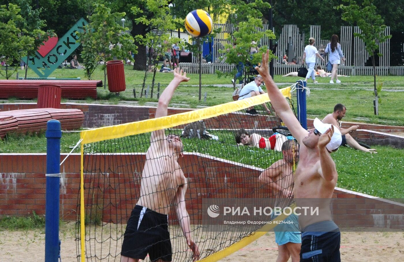 Теплая погода в Москве