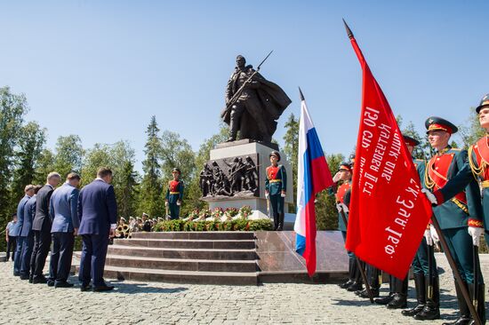 Открытие памятника "Погибшим при защите Отечества"