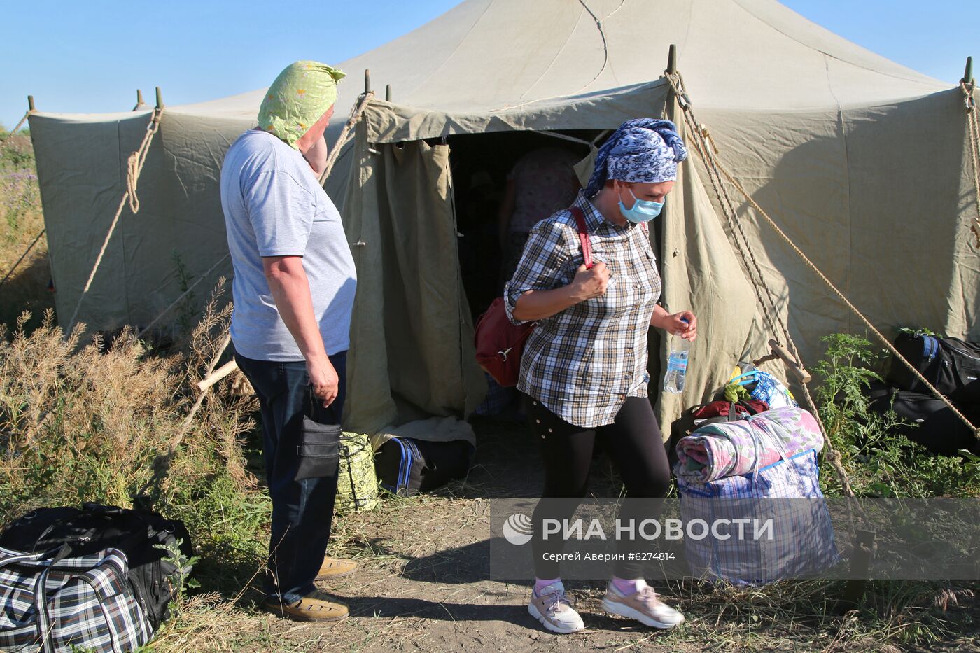 Палаточный лагерь в Донецке для жителей Украины