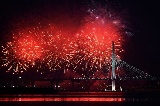 Праздник выпускников "Алые паруса" в Санкт-Петербурге