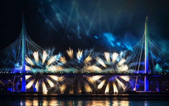 Праздник выпускников "Алые паруса" в Санкт-Петербурге