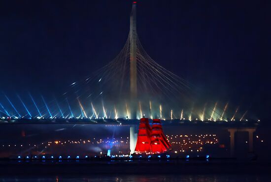 Праздник выпускников "Алые паруса" в Санкт-Петербурге