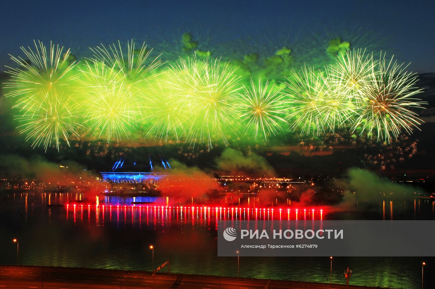 Праздник выпускников "Алые паруса" в Санкт-Петербурге