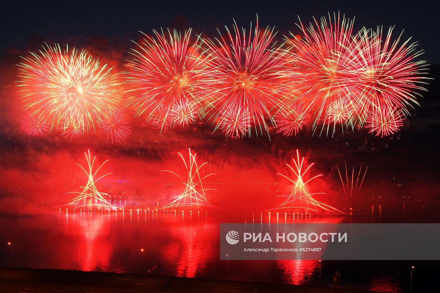 Праздник выпускников "Алые паруса" в Санкт-Петербурге