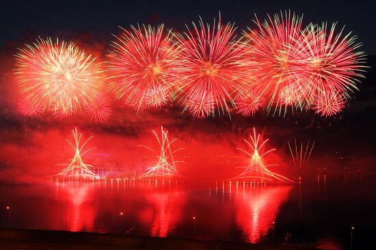 Праздник выпускников "Алые паруса" в Санкт-Петербурге