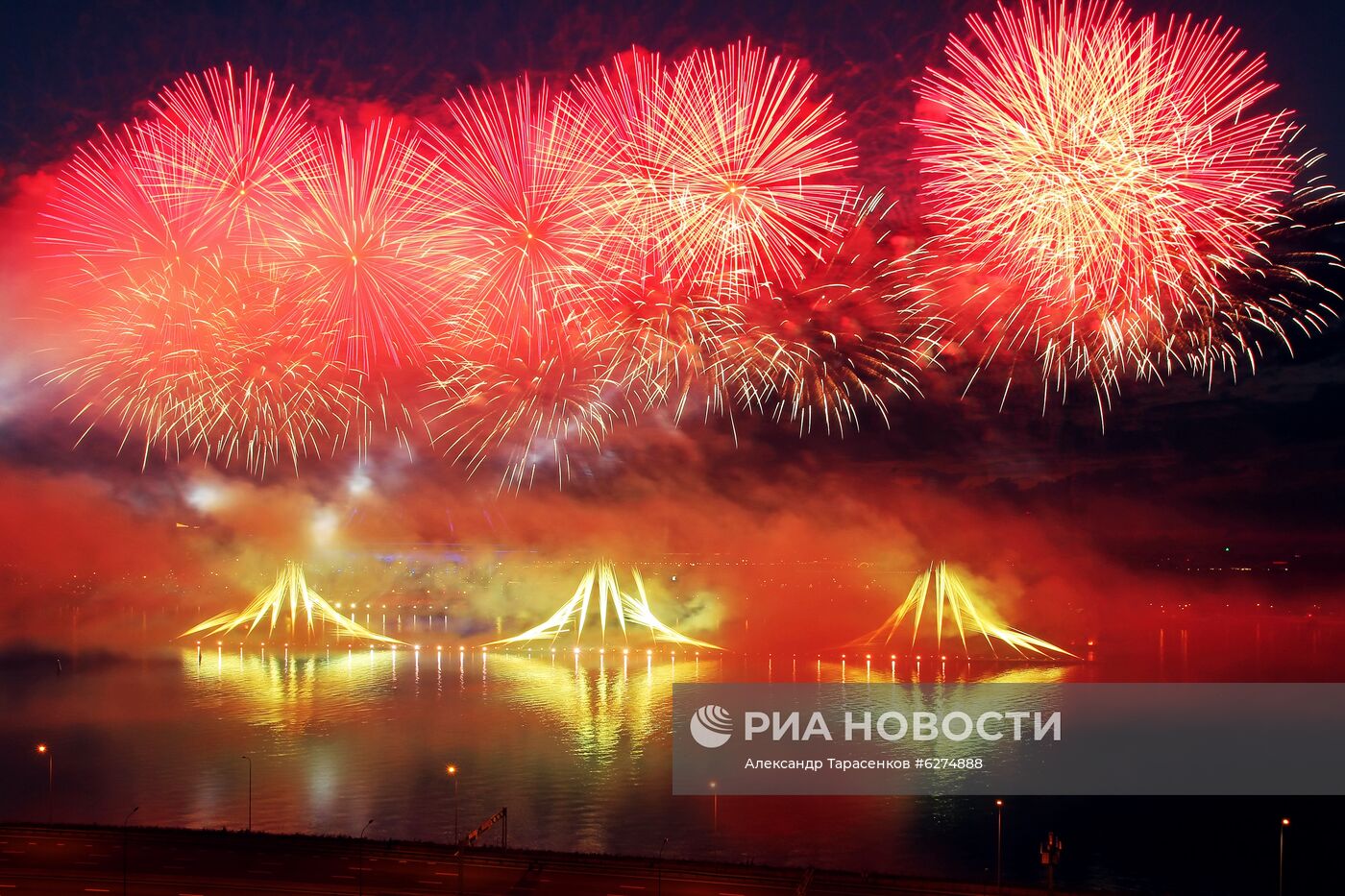 Праздник выпускников "Алые паруса" в Санкт-Петербурге