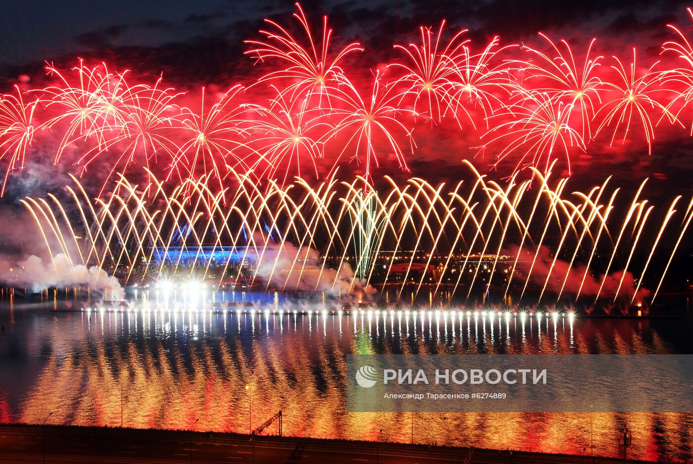 Праздник выпускников "Алые паруса" в Санкт-Петербурге