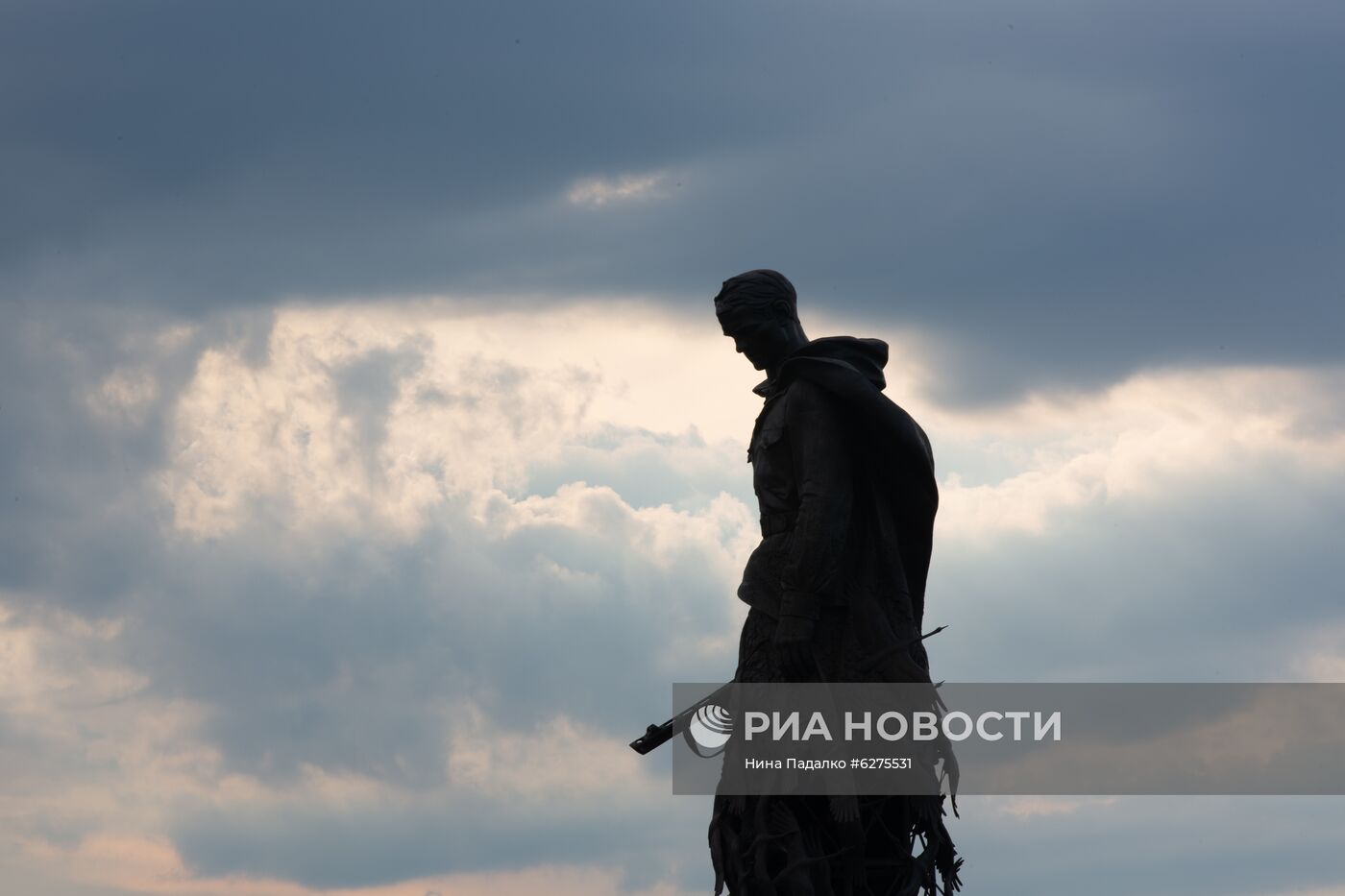 Подготовка к открытию Ржевского мемориала Советскому солдату 