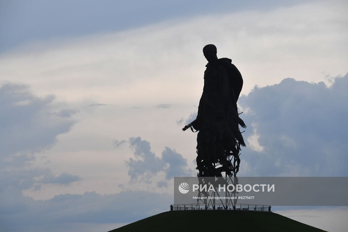 Подготовка к открытию Ржевского мемориала Cоветскому солдату