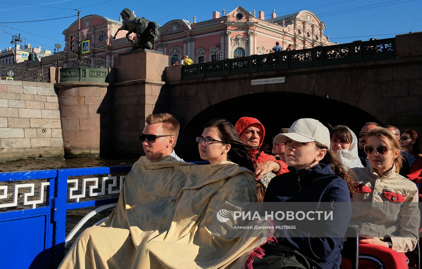 Открытие навигации по рекам и каналам в Санкт-Петербурге