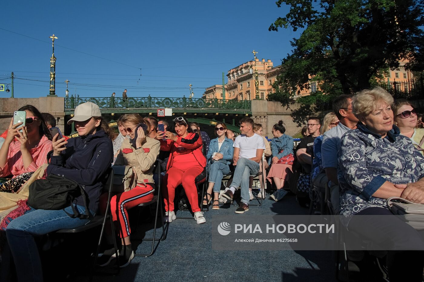 Открытие навигации по рекам и каналам в Санкт-Петербурге