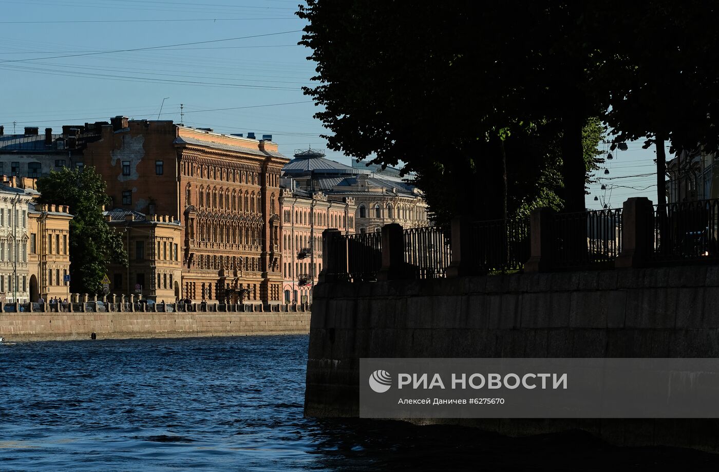 Открытие навигации по рекам и каналам в Санкт-Петербурге