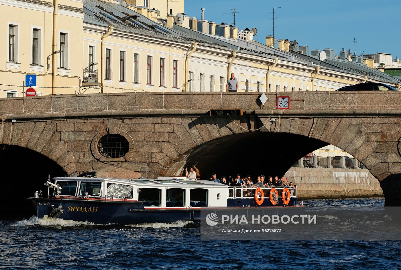 Открытие навигации по рекам и каналам в Санкт-Петербурге