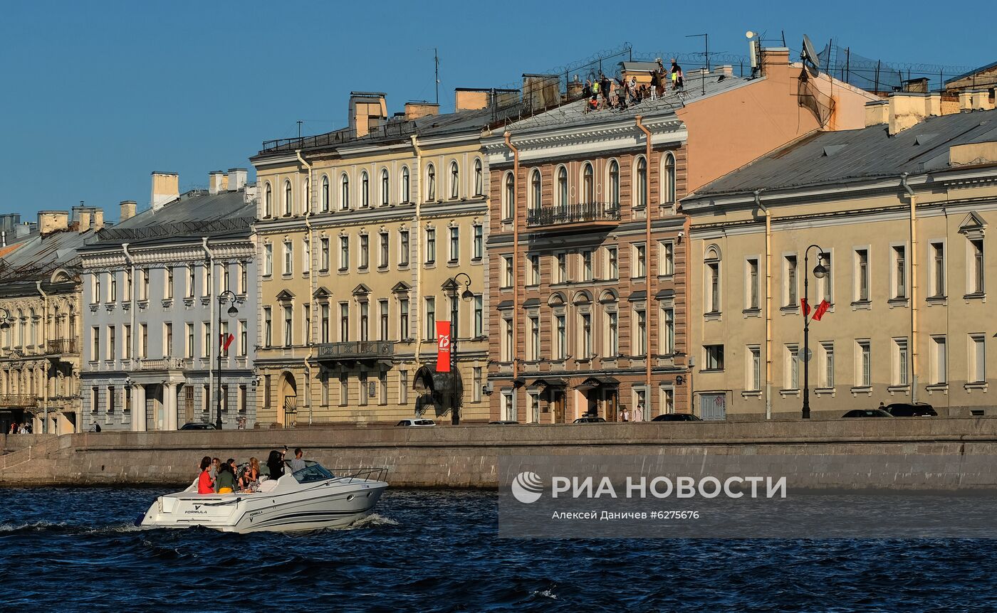 Открытие навигации по рекам и каналам в Санкт-Петербурге