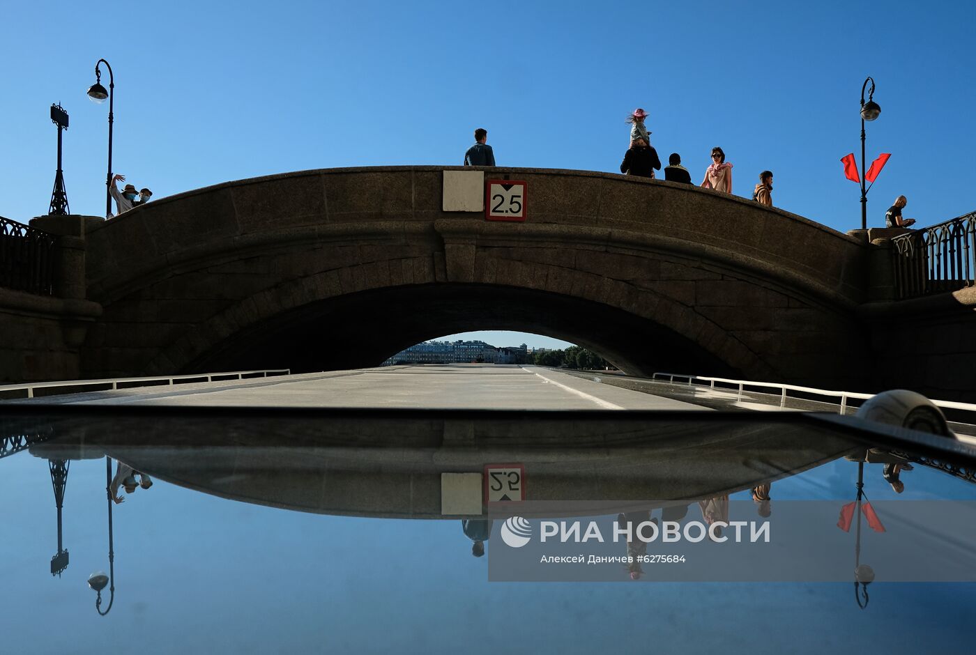 Открытие навигации по рекам и каналам в Санкт-Петербурге