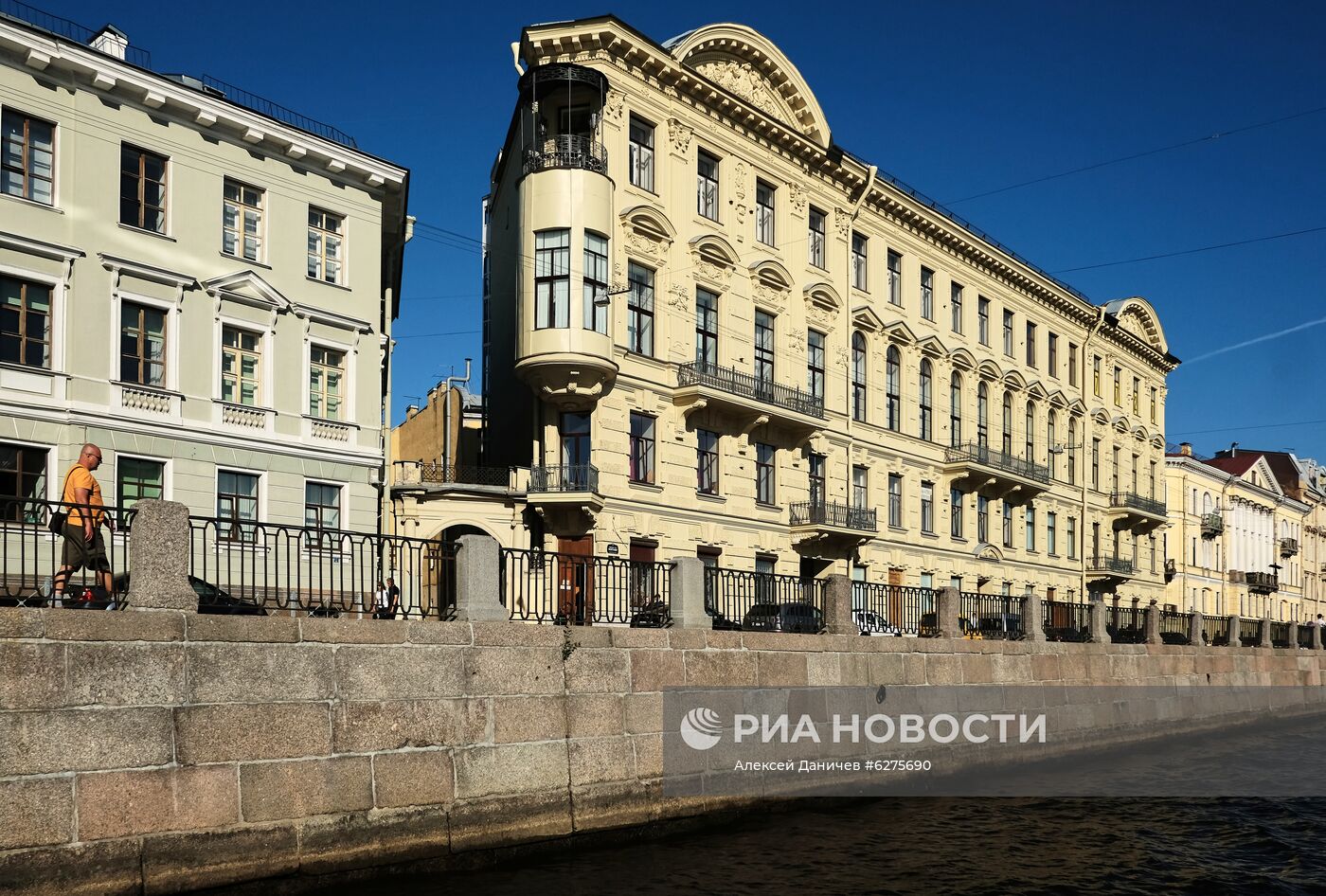 Открытие навигации по рекам и каналам в Санкт-Петербурге